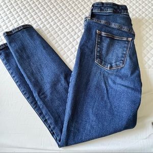 Universal Thread High Rise Skinny Jeans Medium Wash Size 2 26S